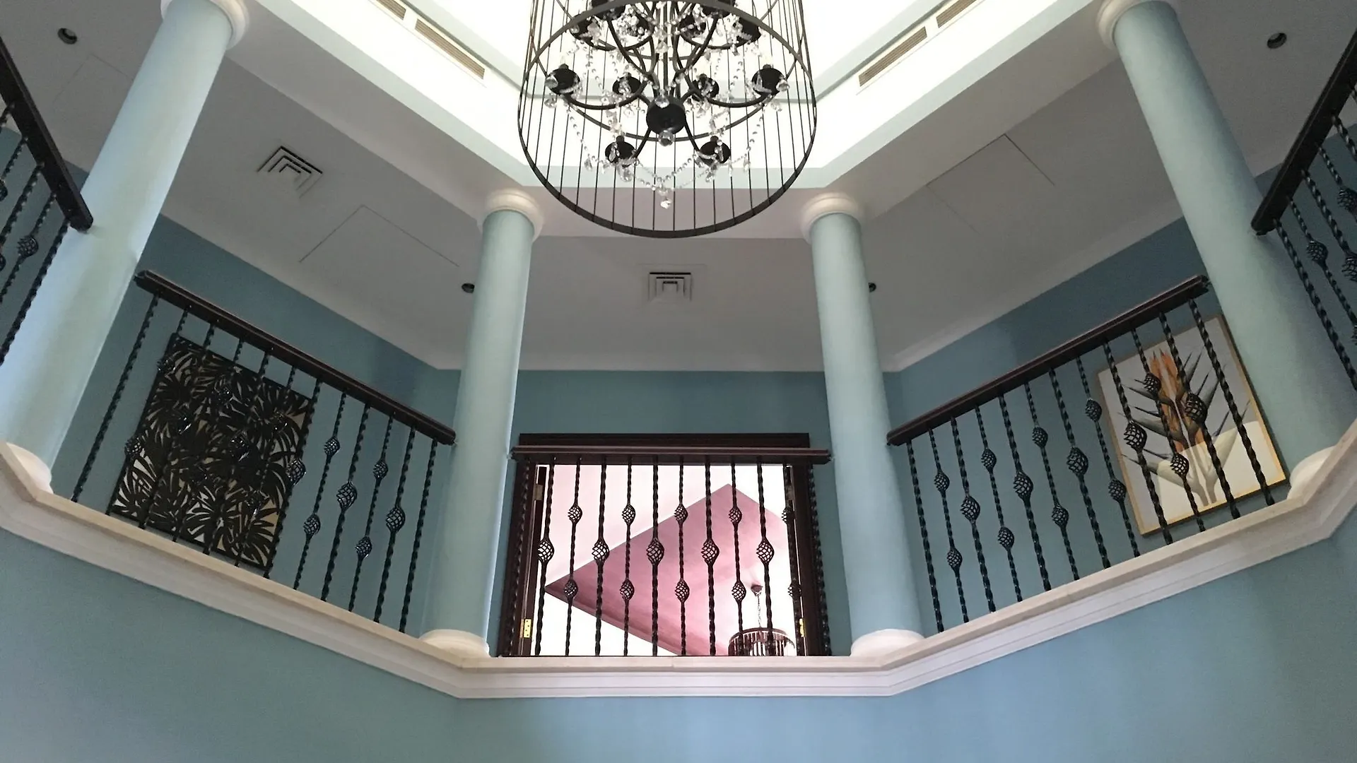 Dream Inn Dubai - Signature Villa Hotel